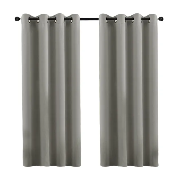 Blackout curtain with metal meshes