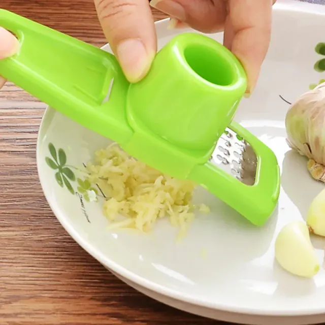1 piece of garlic peel in the kitchen, also suitable for ginger