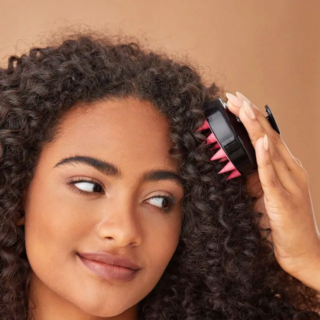 Masážní a exfoliující silikonový kartáč na vlasy - péče pro zdravé a lesklé vlasy