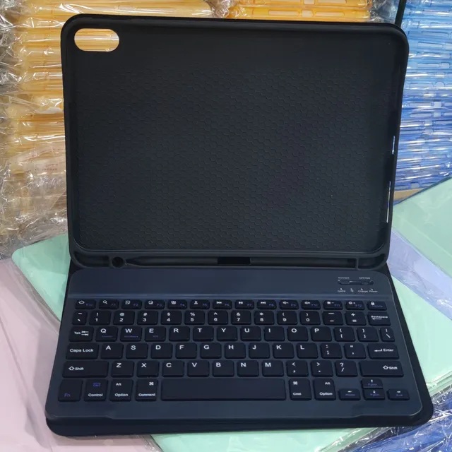 Quality protection cover with keyboard for iPad