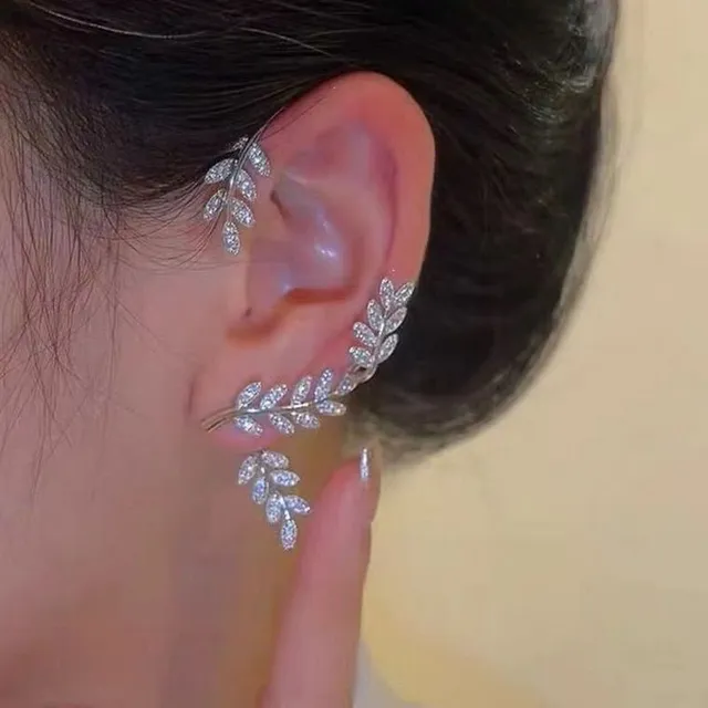 Fake earrings over the whole ear - different variants
