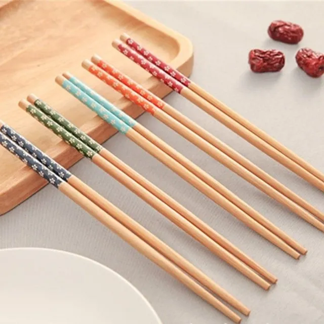 Bamboo chopsticks with flowers