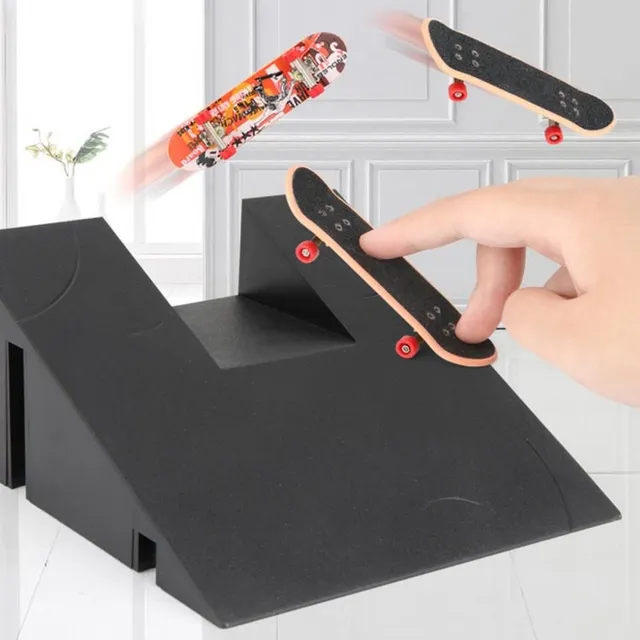 Realistic mini ramp for finger skating