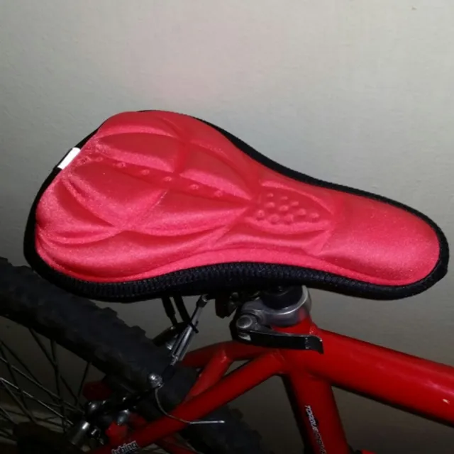 Gel cover for the saddle of a bicycle