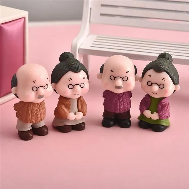 Decorative figurines of Grandpa and Grandma