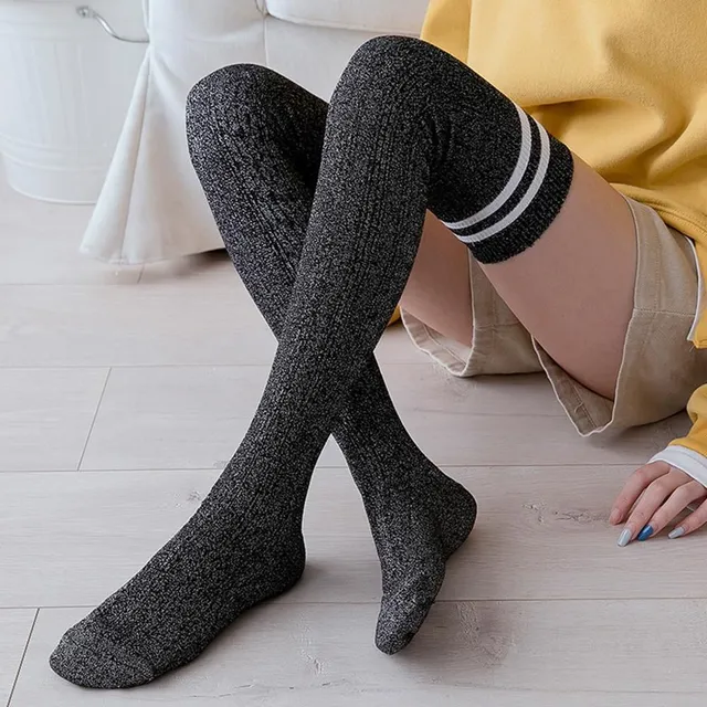 Ciorapi peste genunchi pentru femei