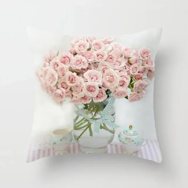 Gentle pillowcase with flower motif 45 x 45 cm