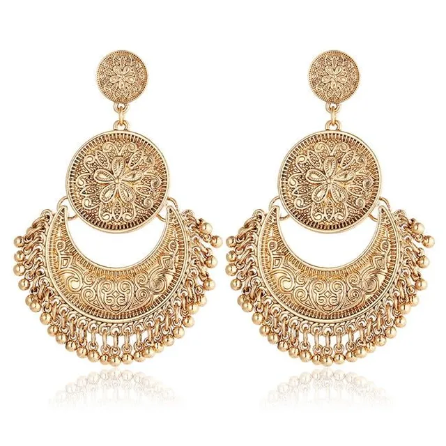 Original modern robust vintage earrings with luxurious extravagant Azaan appearance