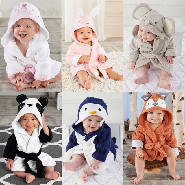 Children's bathrobe with hood and animal motifs