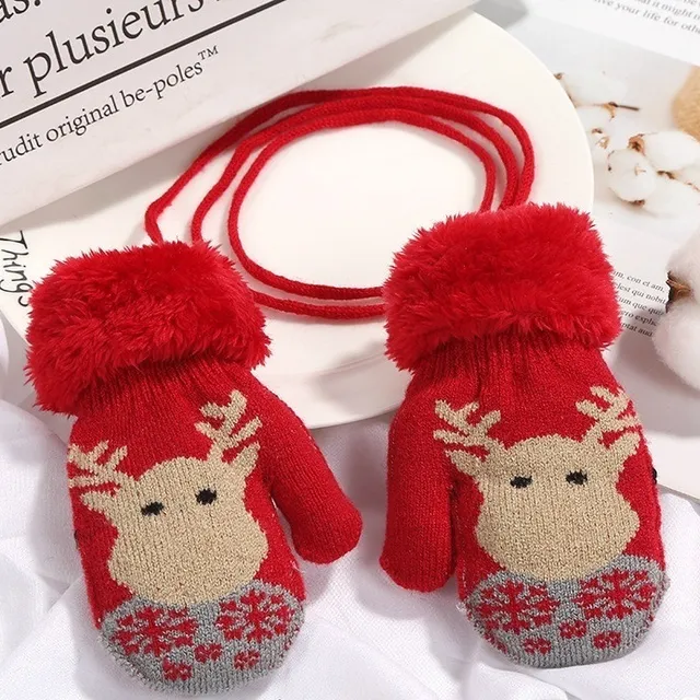 Baby warm mittens with the motif of a reindeer