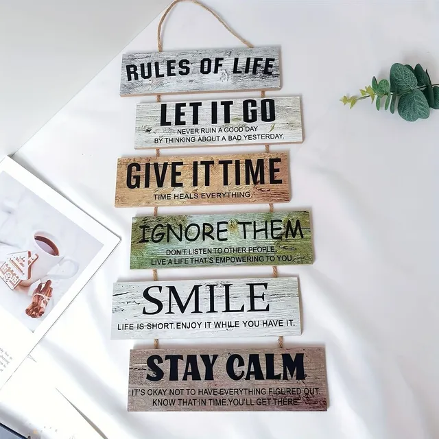 Étiquettes en bois avec slogans motivants pour la décoration