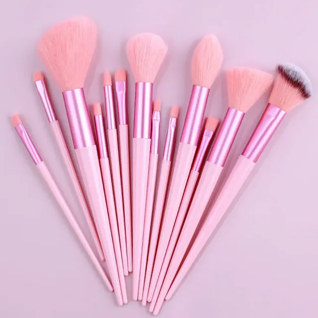 Set of 13 make-up brushes - soft and fluffy brushes on the base base, face, eye shadows and kabuki