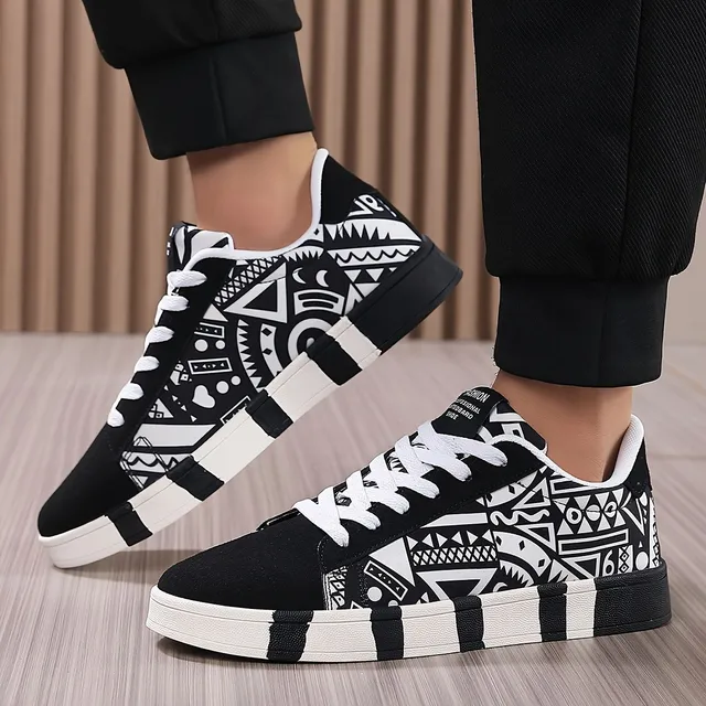 Men's trendy skateboard shoes, comfortable anti-slip sneakers in casual style for outdoor activities