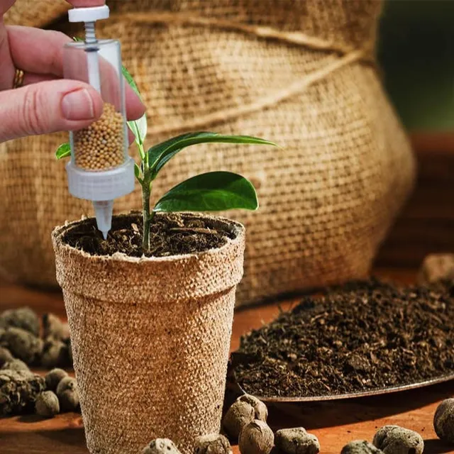 Praktický záhradný mini nástroj na vysádzanie semien všetkých druhov