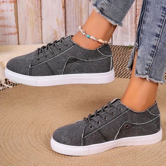 Women's single-colored sneakers, laced, light with soft sole, for skateboarding and comfortable walking