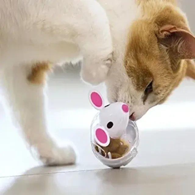 Feeding toy for cats in the form of a mouse