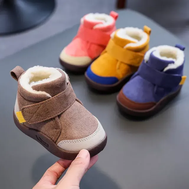 Children's winter shoes for girls with stuffed inside and soft sole