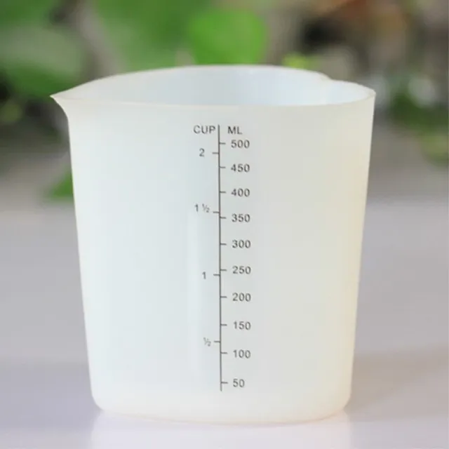 Practical silicone measuring cup for baking and cooking - 500 ml