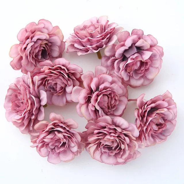 Decorative artificial flowers