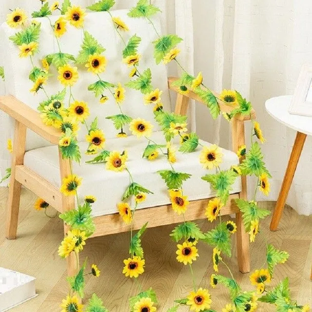 Girlanda with artificial sunflowers