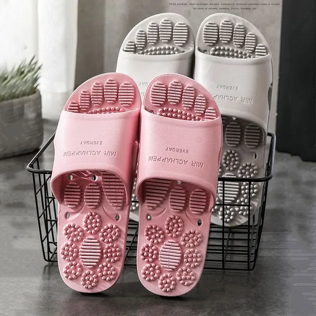 Relaxing massage bath slippers