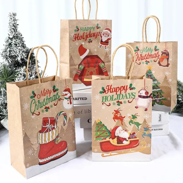 Kraft papierové tašky s vianočnými motívmi pre malé darčeky, sušienky a sladkosti - 4 ks