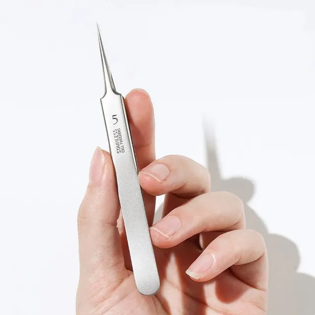 Professional tweezers for removing blackheads