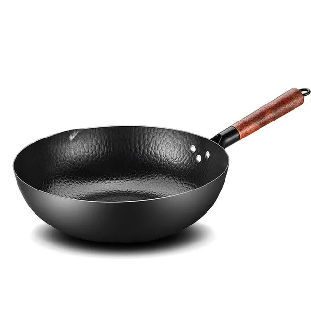 Iron pan with wooden lid