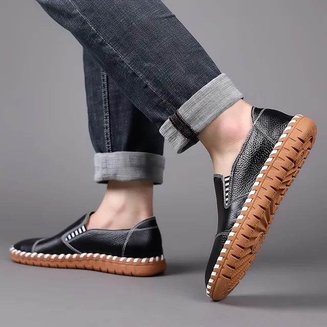 Male fashionable colored blocks slip-on shoes made of beef leather with comfortable anti-slip rubber sole