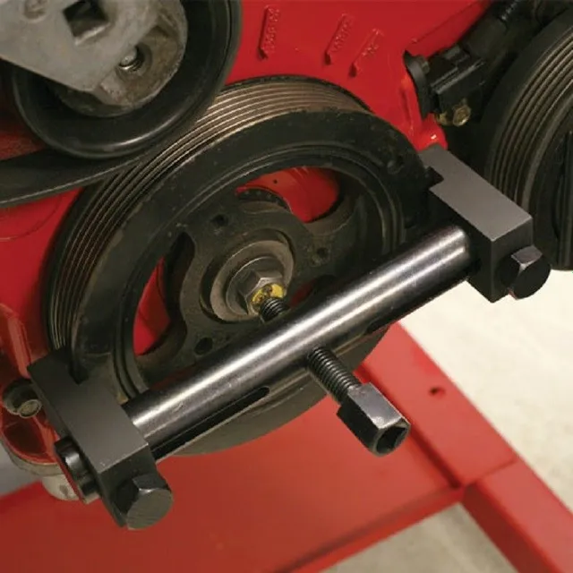 Puller on crankshaft pulley