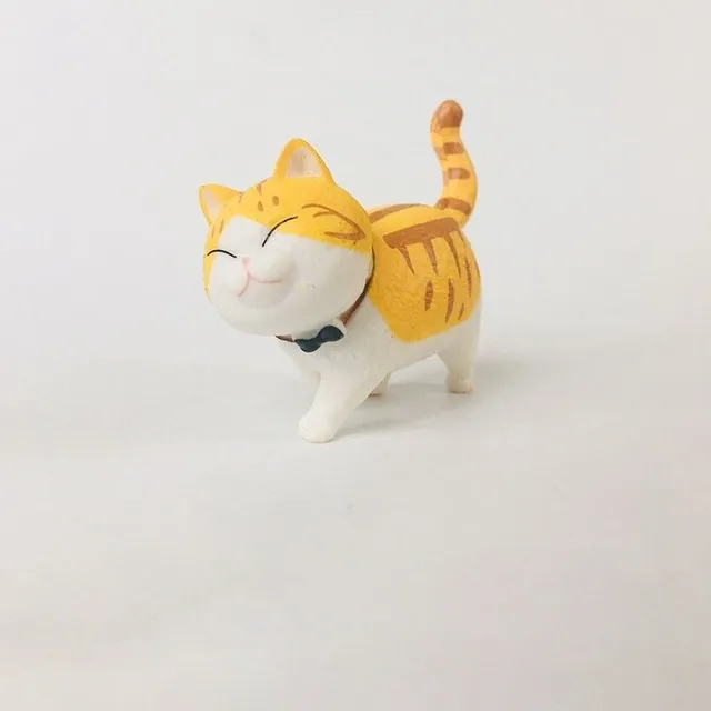 Cat's figurine