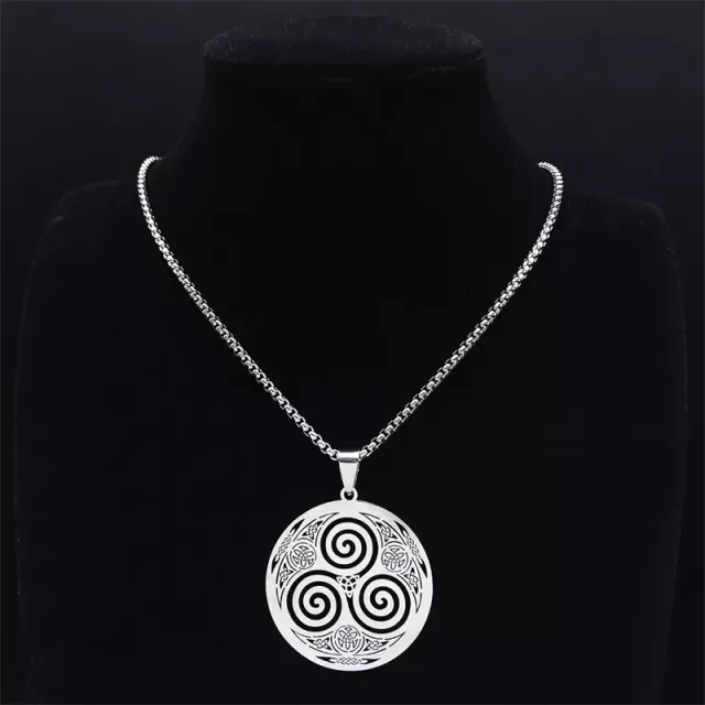 Necklace with the pendant of the Celtic symbol Triquetra