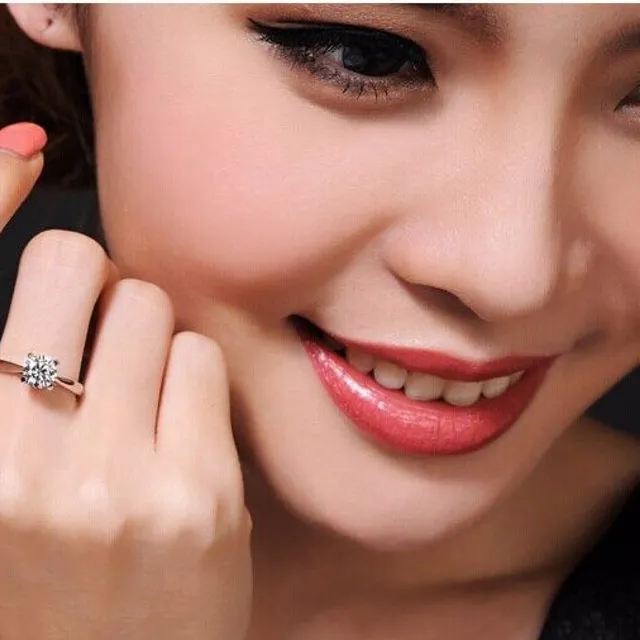 Zásnubní prsten s kubickými zirkony