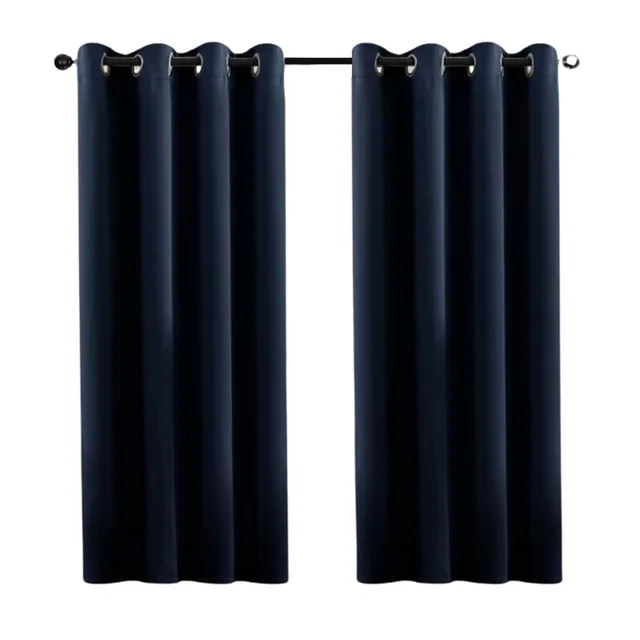 Blackout curtain with metal meshes