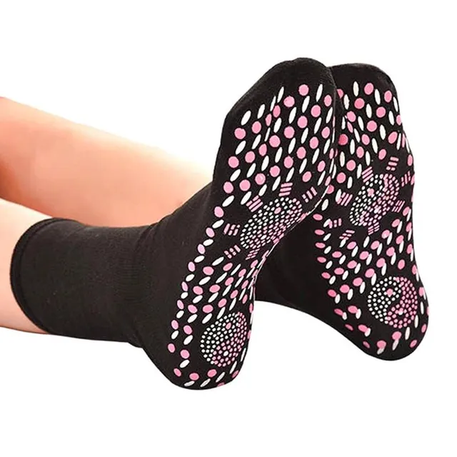 Magnetic thermoregulating socks