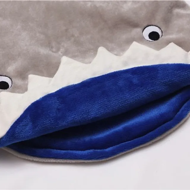 Detská deka na spanie v tvare žraloka