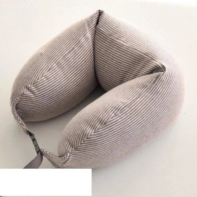 Travel pillow with J2782 switching on