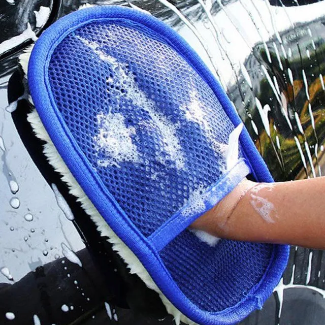 Hand sponge for washing the car