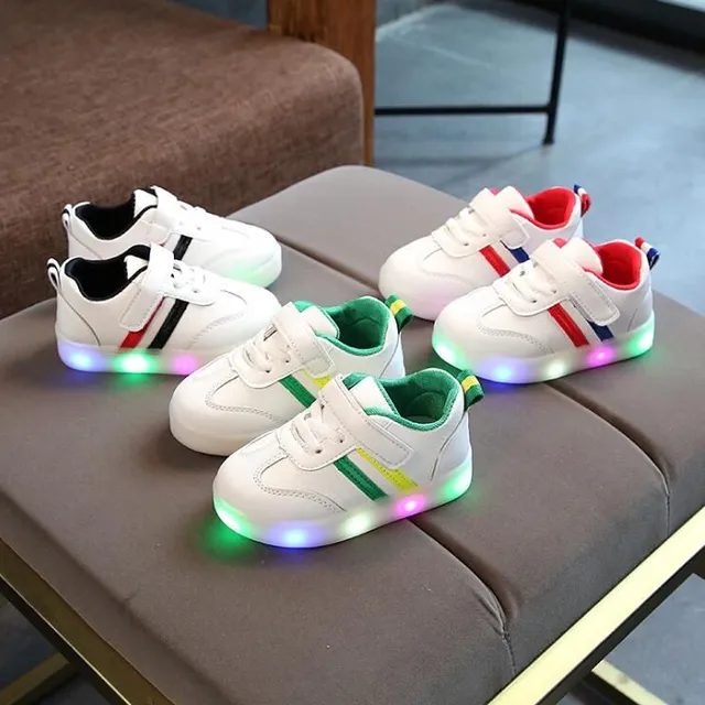 Children's shoes with LED lighting