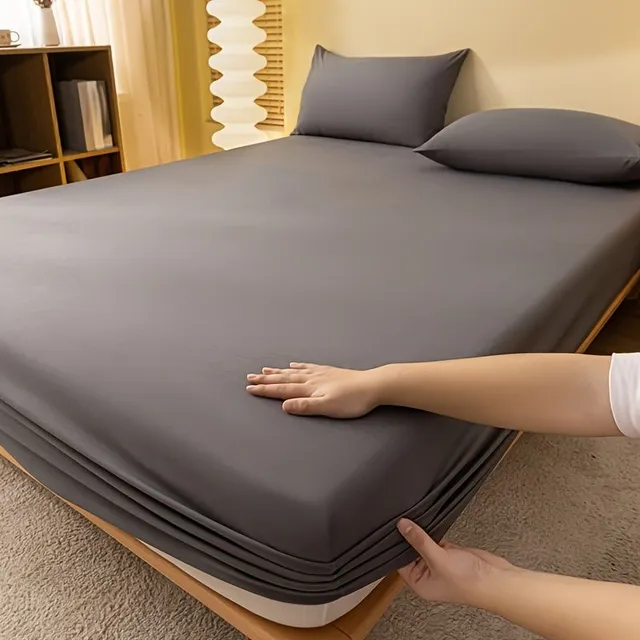 Comfortable mattress protector for bed