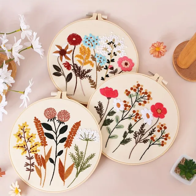 Embroidery set for beginners with 4 floral patterns, hoops, threads and needles