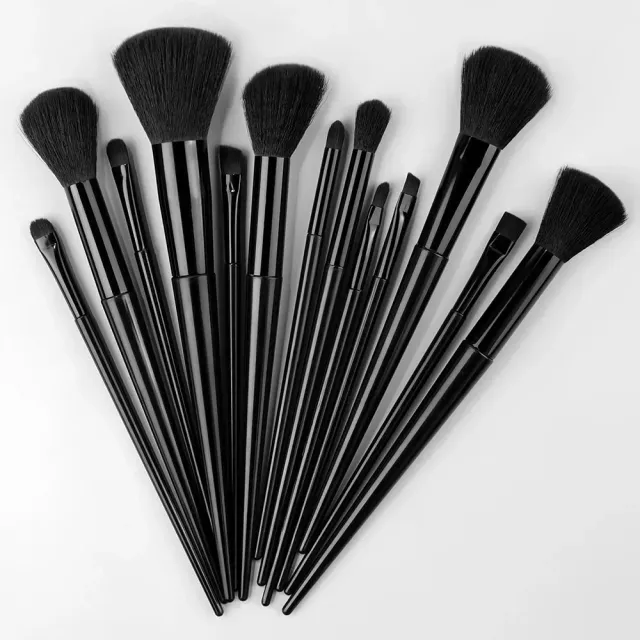 Set of 13 make-up brushes - soft and fluffy brushes on the base base, face, eye shadows and kabuki