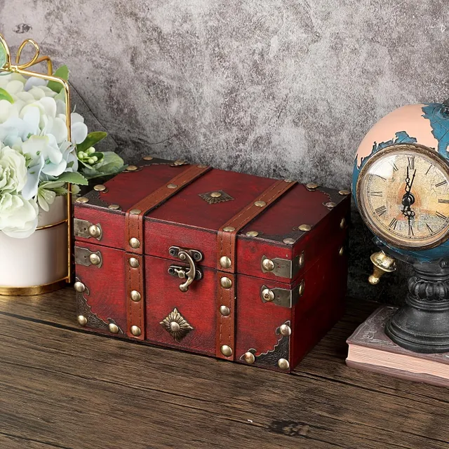 Treasure chest - Vintage wooden jewelry box