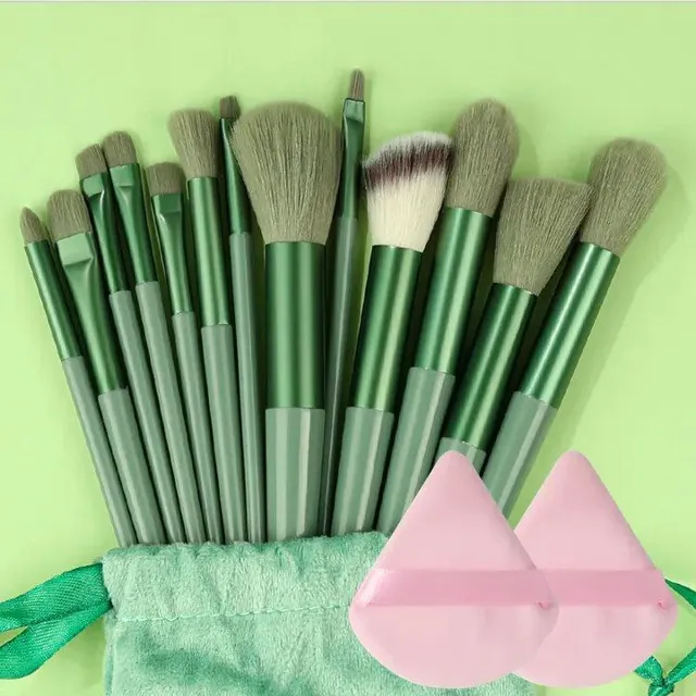 Set of 13 make-up brushes - soft and fluffy brushes on the base base, face, eye shadows and kabuki