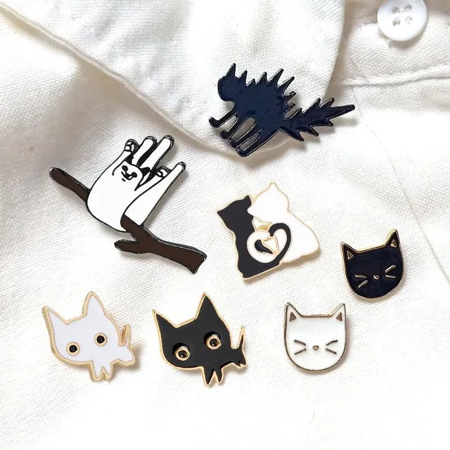 Funny brooch with cats