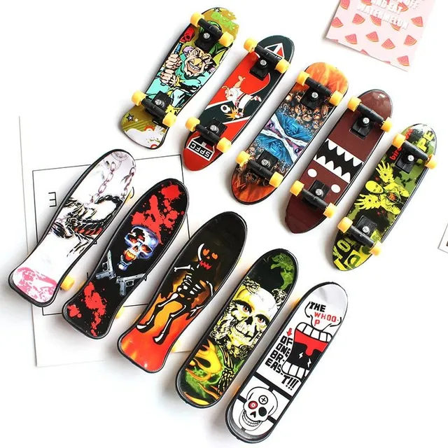 Plastový prstový mini skateboard