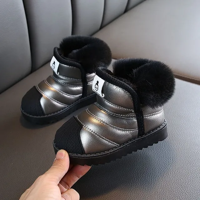 Children's winter boots with fur