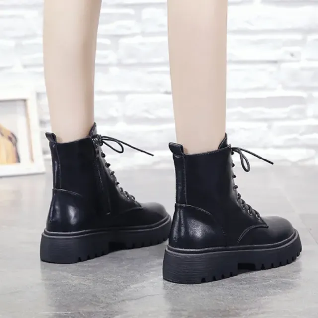 Women's high lace-up boots with round toe and high sole