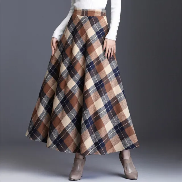 Women's long skirt with checkered pattern A1142