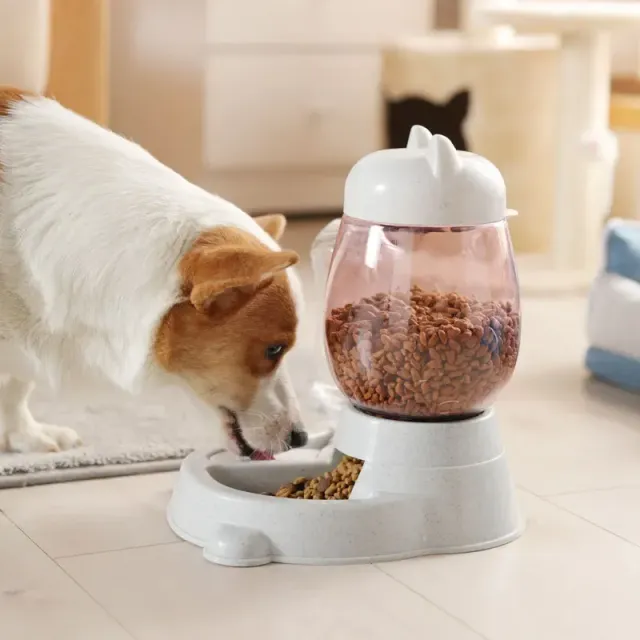 Poloautomatický podávač pre psy a mačky s dávkovačom vody a granúl